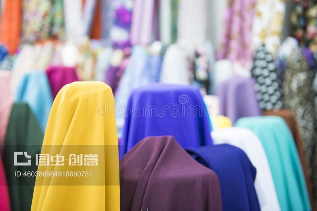 繽紛織物，品質(zhì)生活 商店中的紡織品與遮篷選購指南